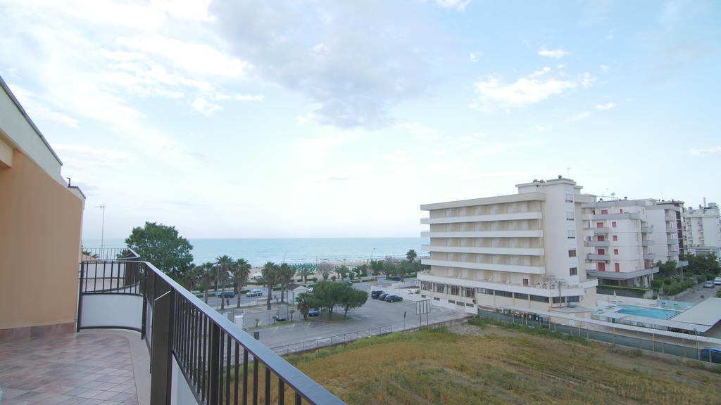 Appartamenti Sul Lungomare Alba Adriatica Exterior photo