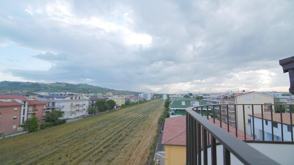 Appartamenti Sul Lungomare Alba Adriatica Exterior photo