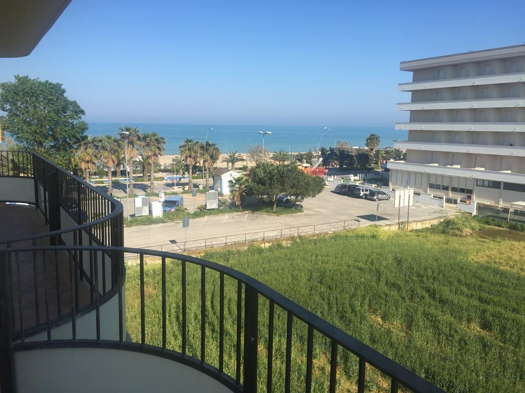 Appartamenti Sul Lungomare Alba Adriatica Exterior photo